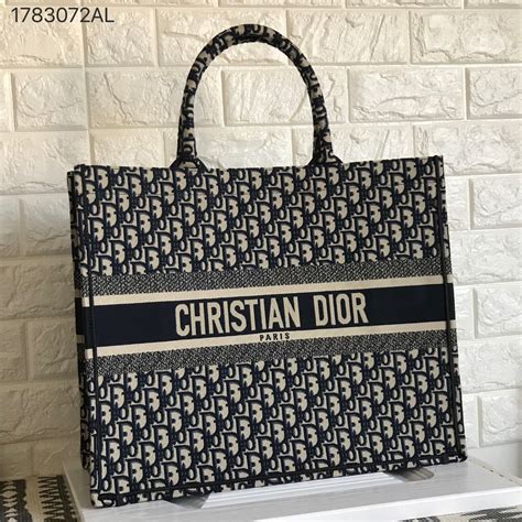 carteras dior originales|los bolsos dior.